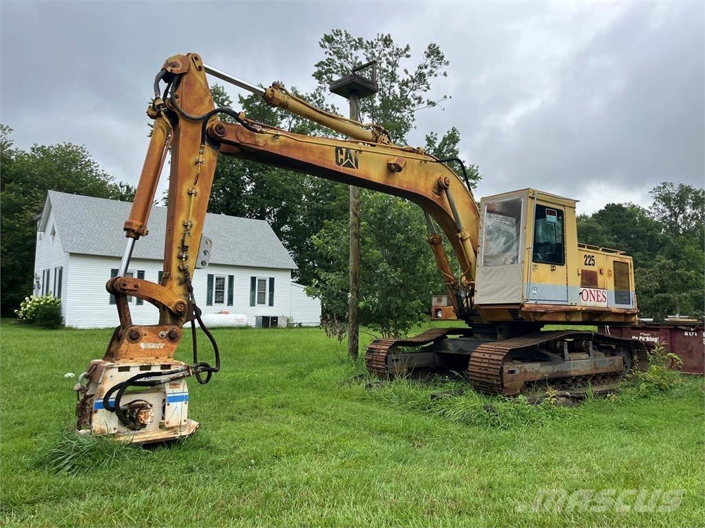 CAT 225 LC Paletli ekskavatörler