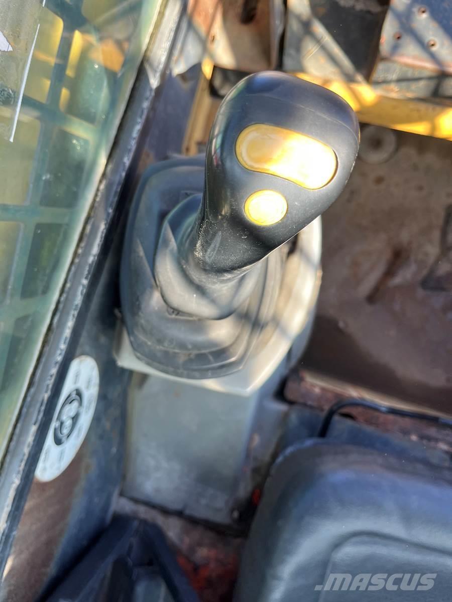 CAT 228 Skid steer loderler