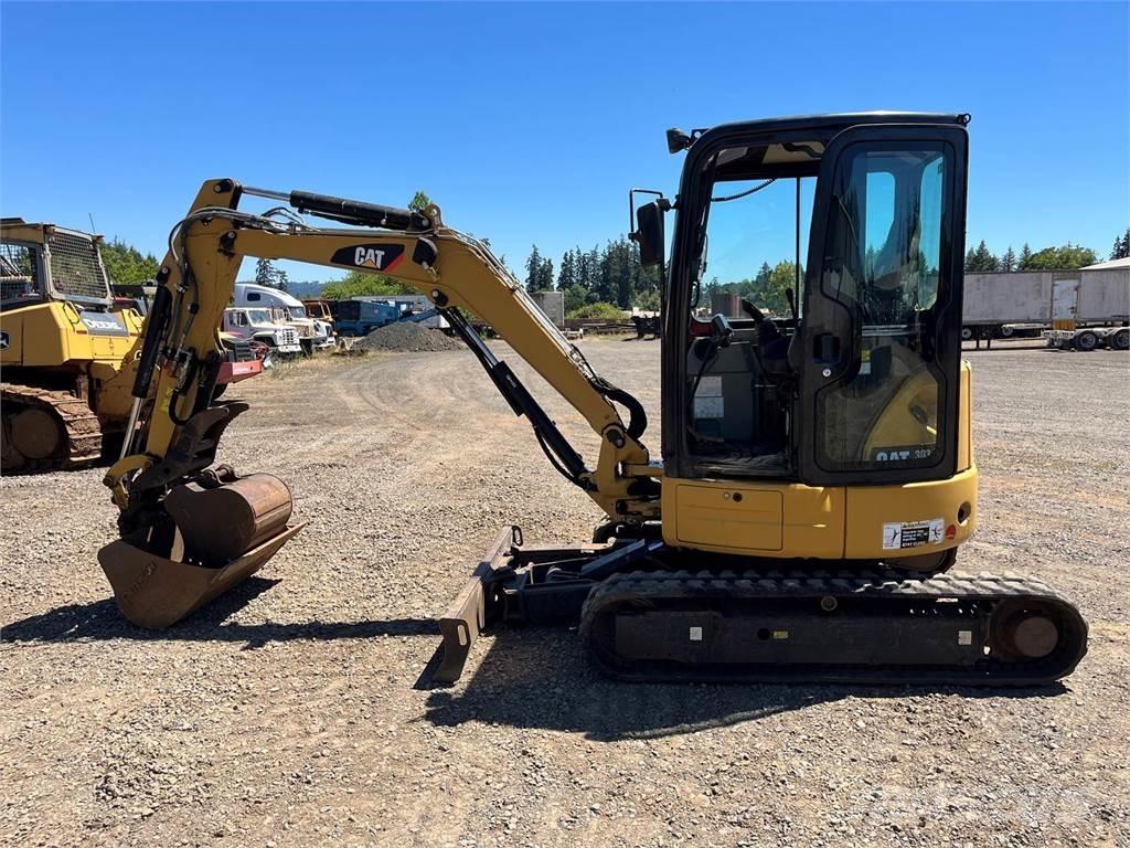 CAT 303.5 Paletli ekskavatörler