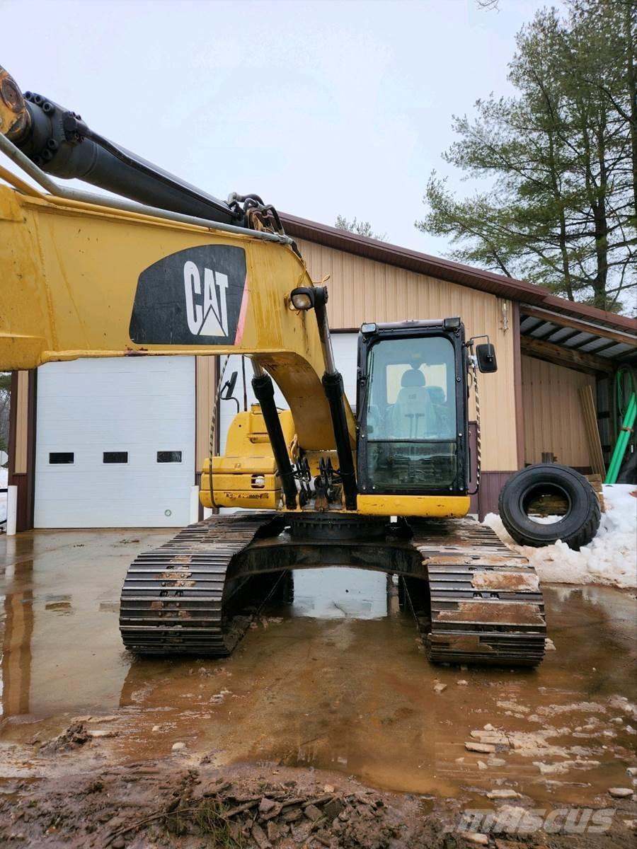 CAT 320DL Paletli ekskavatörler