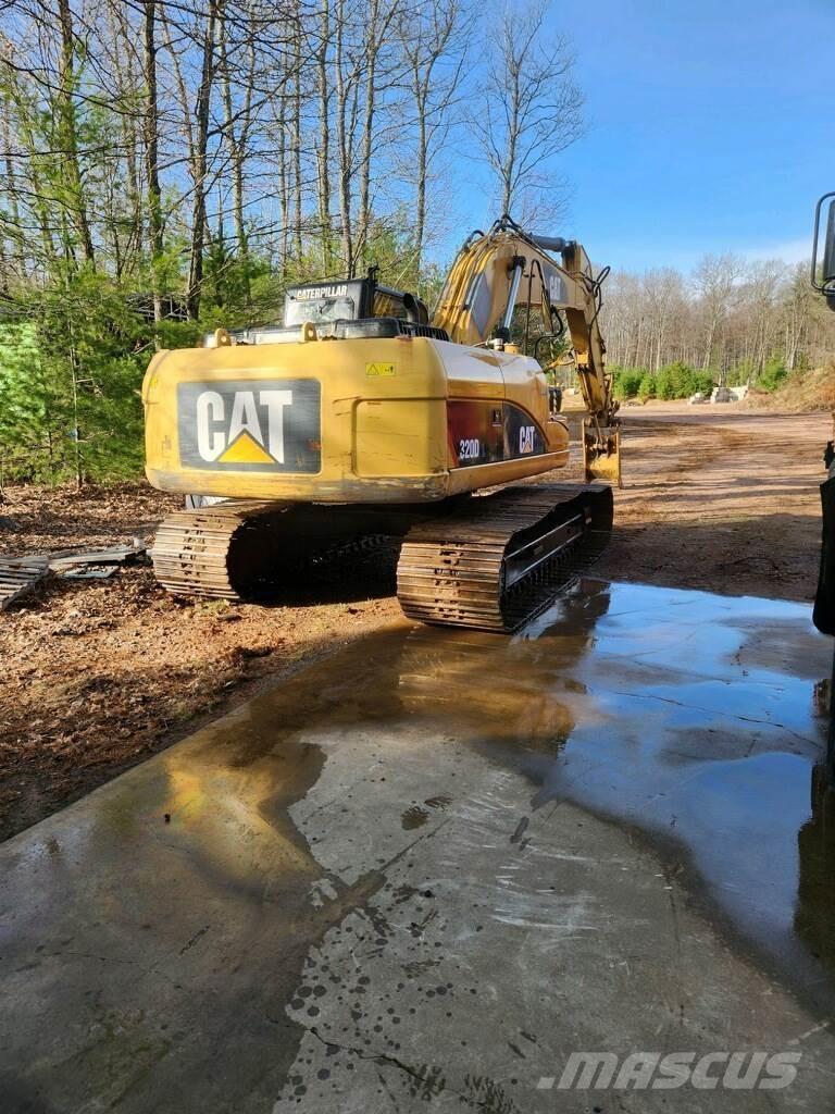 CAT 320DL Paletli ekskavatörler