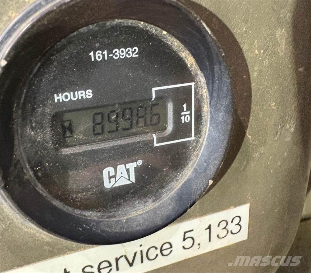 CAT 320DL Paletli ekskavatörler