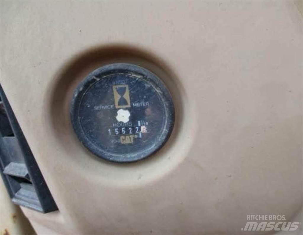CAT 320L Paletli ekskavatörler