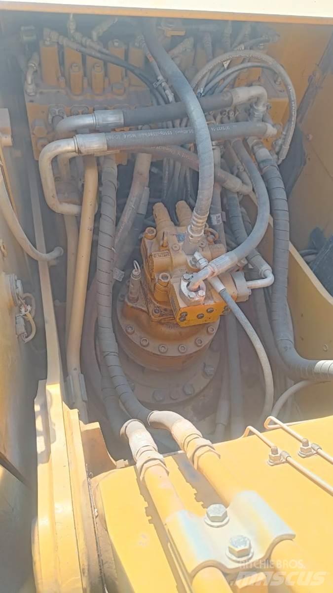 CAT 323D3 Paletli ekskavatörler