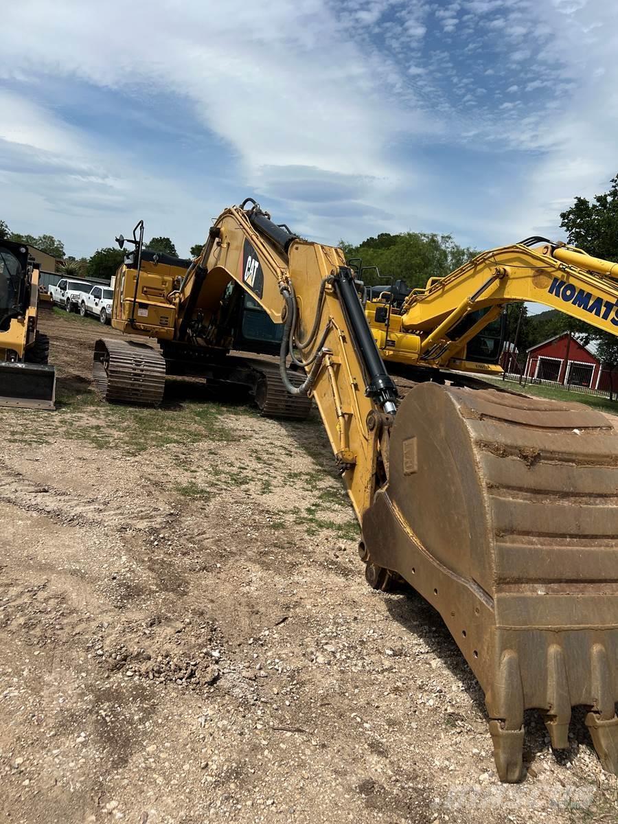 CAT 323FL Paletli ekskavatörler