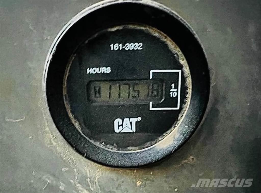 CAT 324DL Paletli ekskavatörler