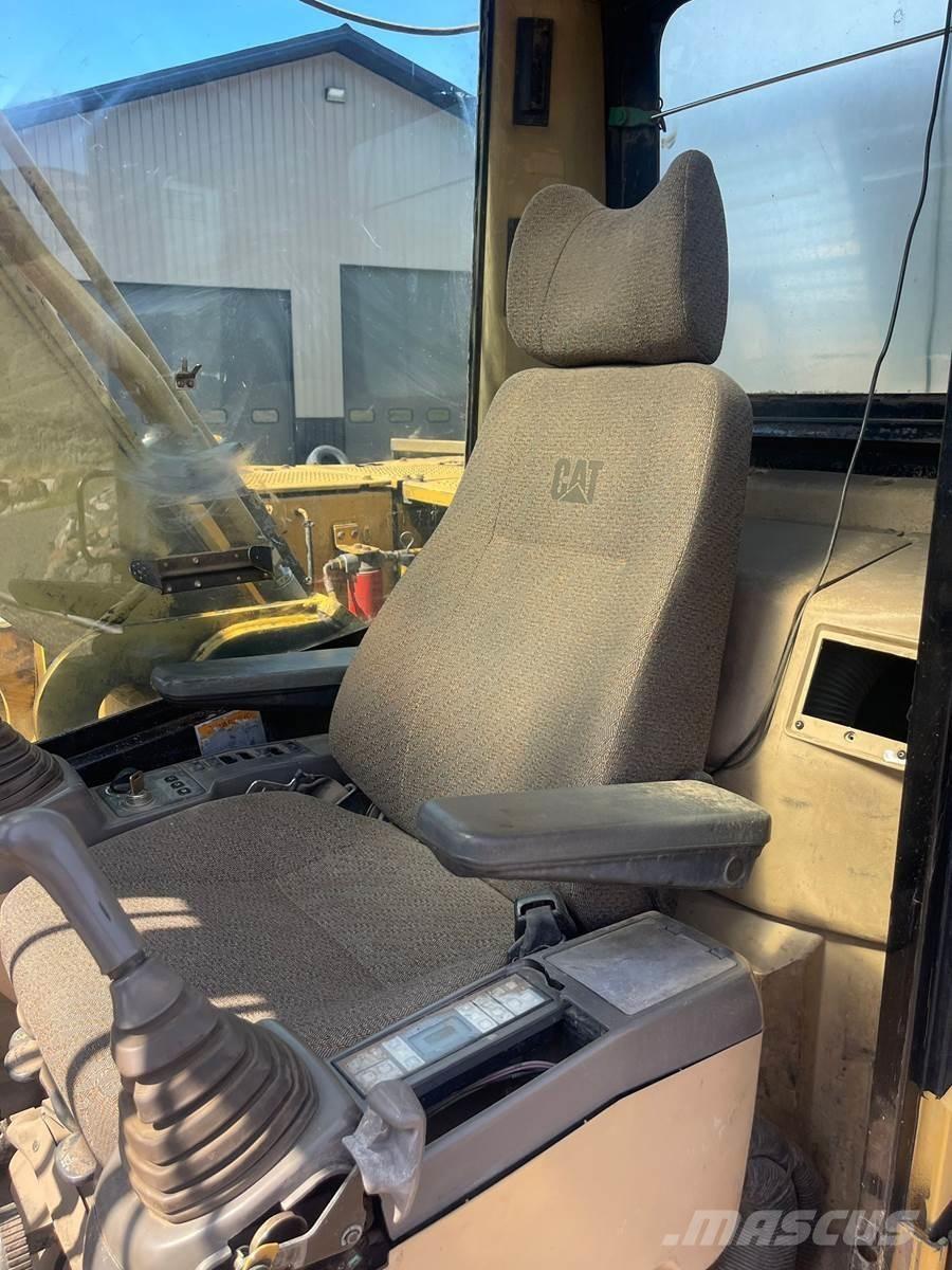 CAT 325BL Paletli ekskavatörler