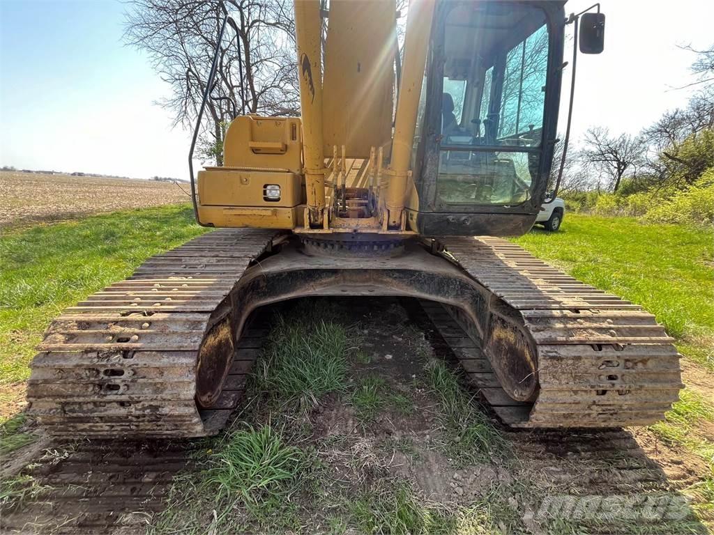 CAT 325CL Paletli ekskavatörler