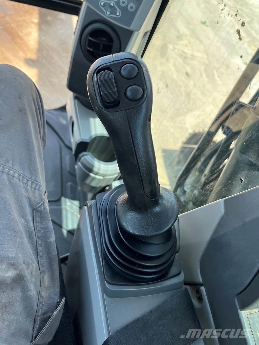 CAT 325FL Paletli ekskavatörler