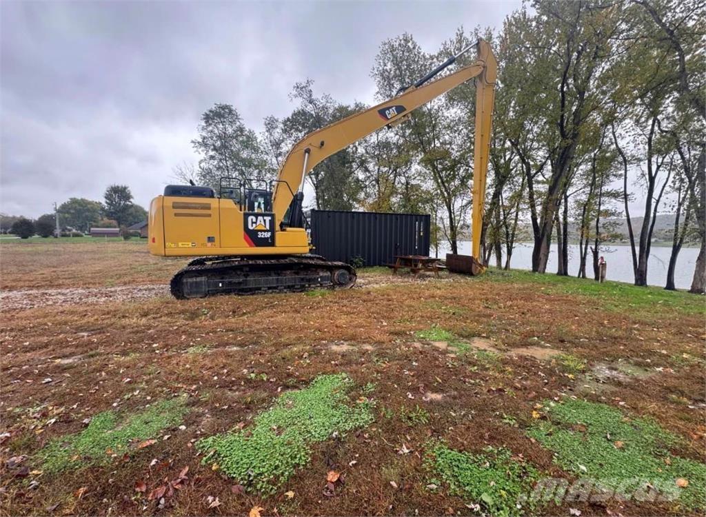 CAT 326F Uzun bomlu ekskavatörler