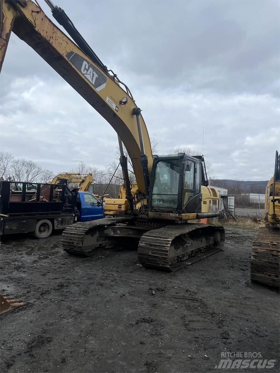 CAT 329DL Paletli ekskavatörler