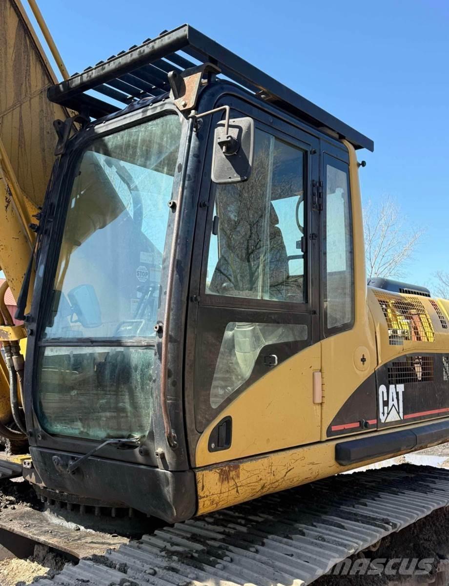 CAT 330C Paletli ekskavatörler