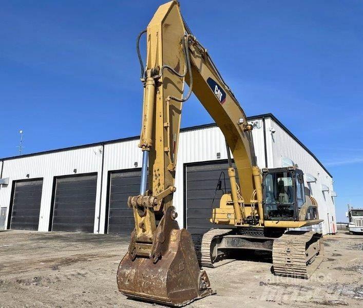 CAT 330D Paletli ekskavatörler
