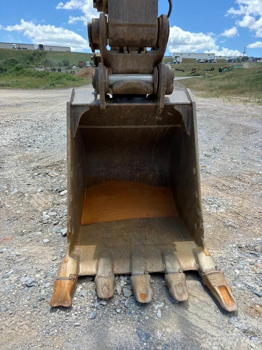 CAT 330DL Paletli ekskavatörler