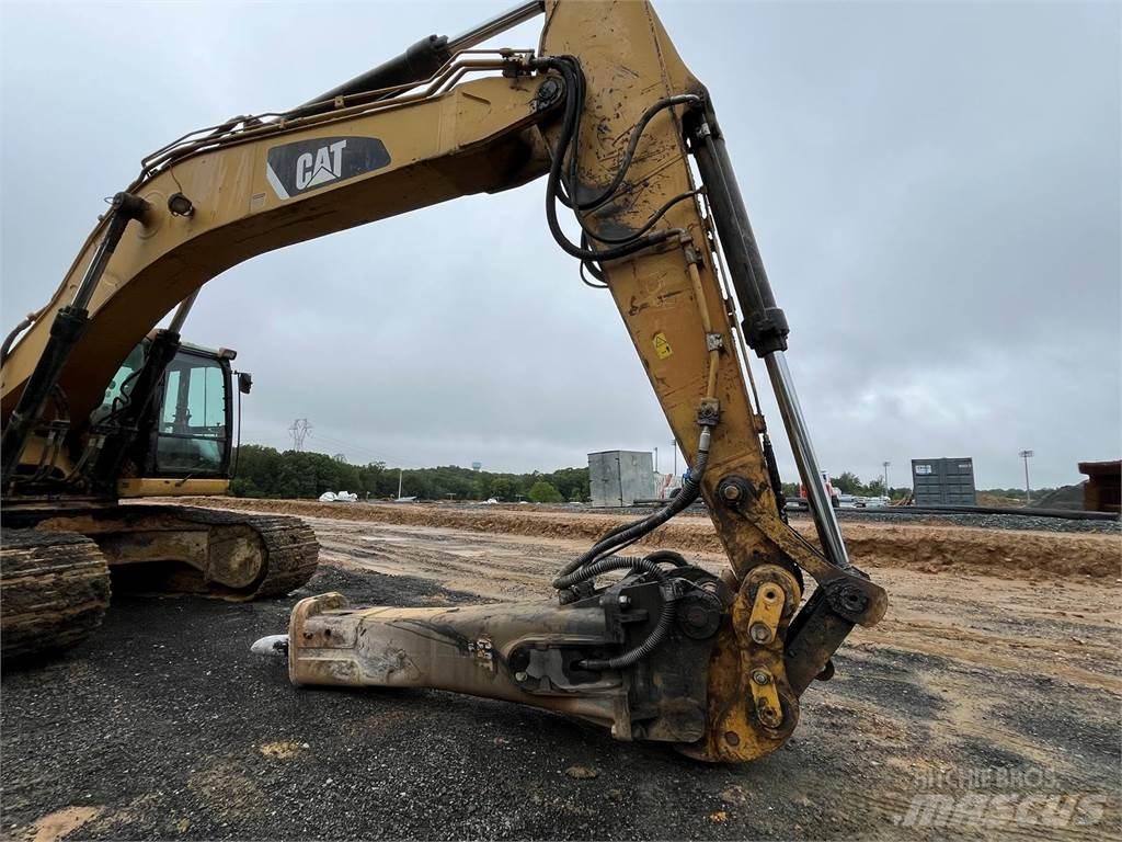 CAT 330DL Paletli ekskavatörler