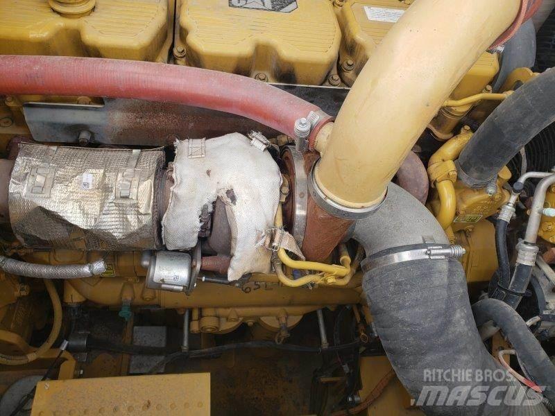 CAT 390FL Paletli ekskavatörler