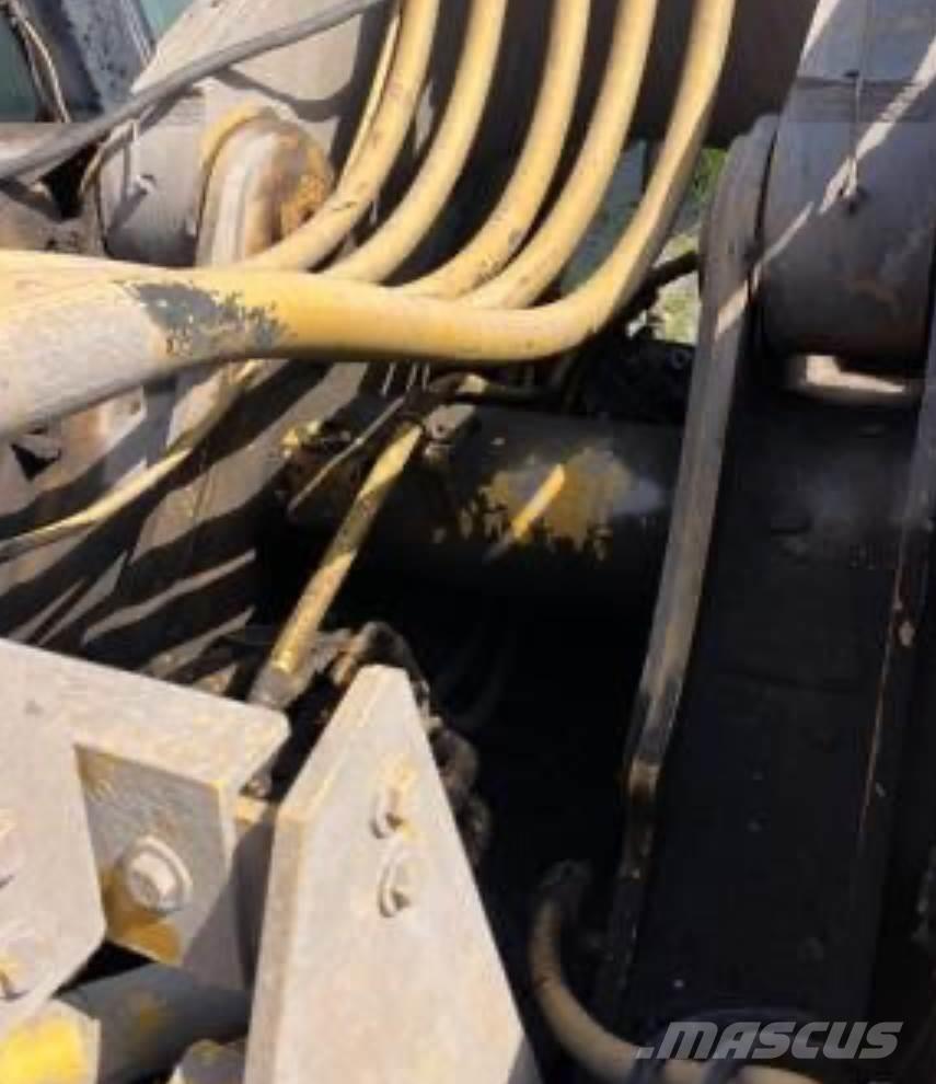 CAT 390FL Paletli ekskavatörler