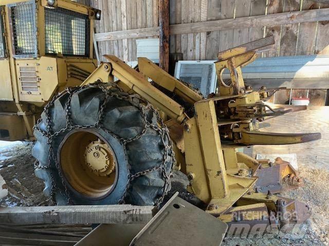 CAT 518 Ağaç kesici istifleyiciler