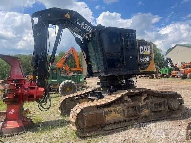 CAT 522B Ağaç kesici istifleyiciler