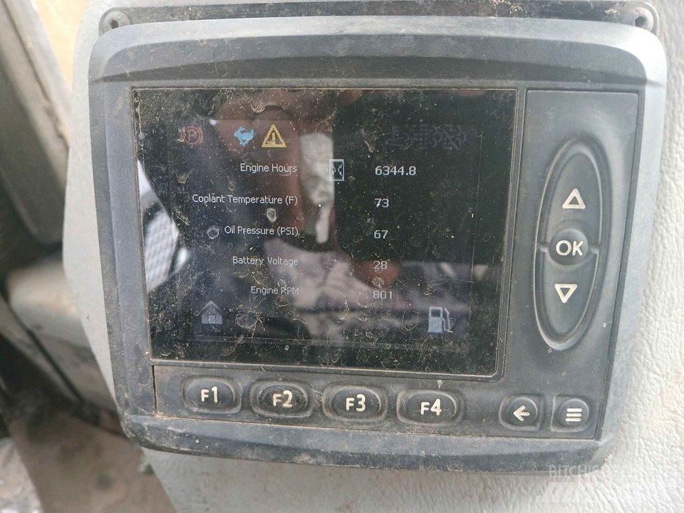 CAT 563C Ağaç kesici istifleyiciler