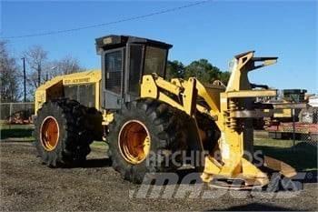 CAT 573 Ağaç kesici istifleyiciler