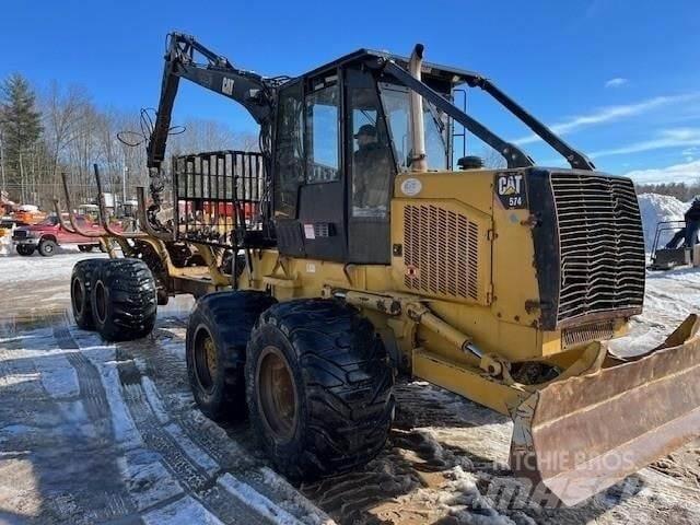 CAT 574 Tomruk yükleyici traktörler