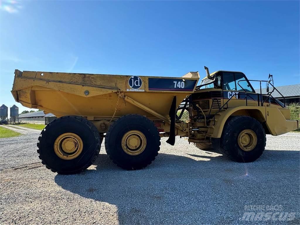 CAT 740 Belden kirma kaya kamyonu