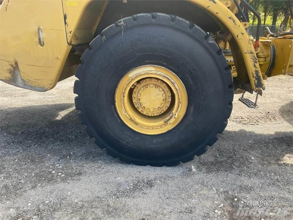 CAT 740 Belden kirma kaya kamyonu