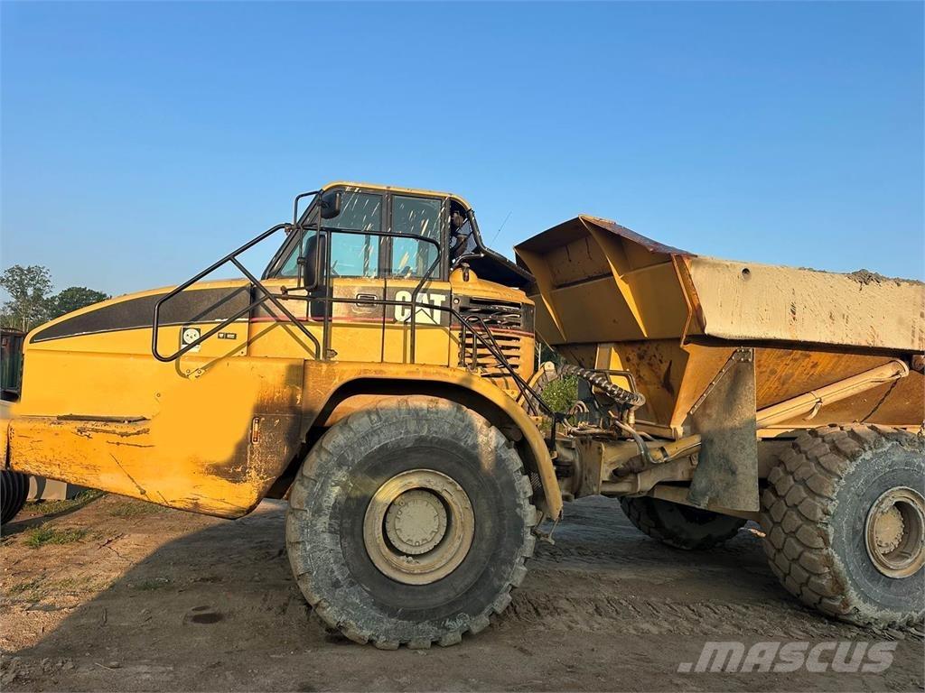 CAT 740 Belden kirma kaya kamyonu