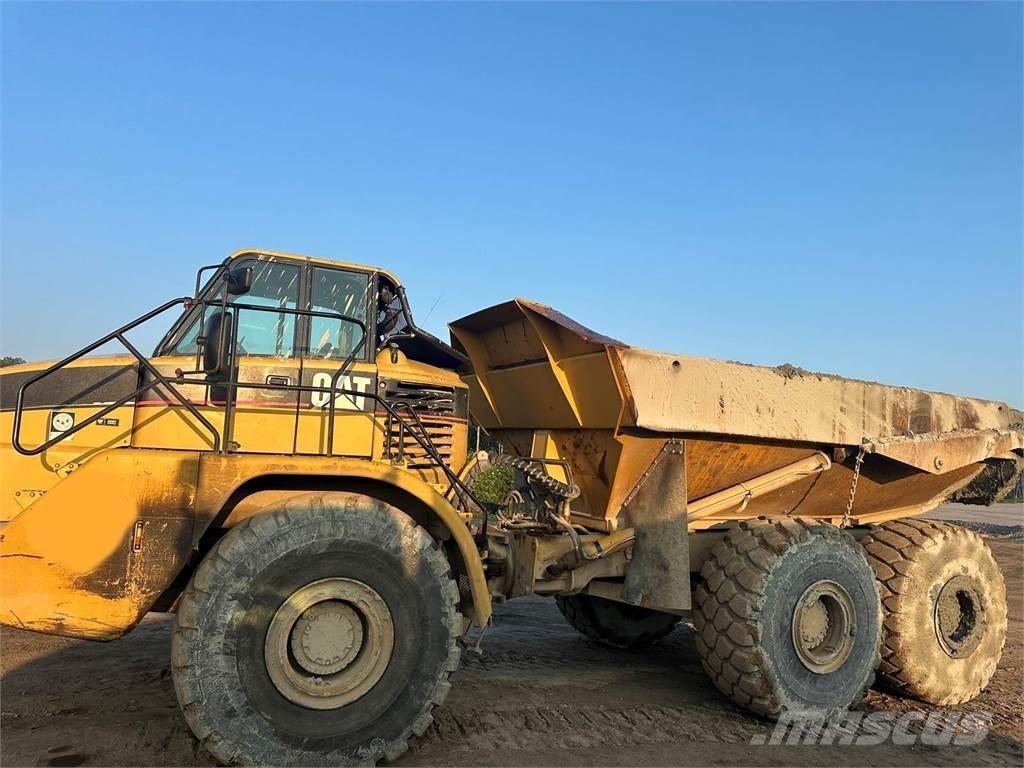 CAT 740 Belden kirma kaya kamyonu