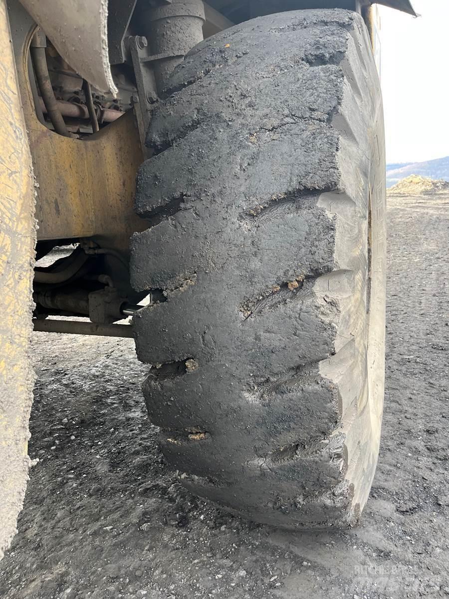 CAT 773B Belden kirma kaya kamyonu