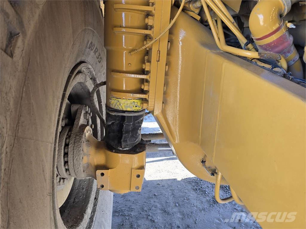 CAT 775F Belden kirma kaya kamyonu