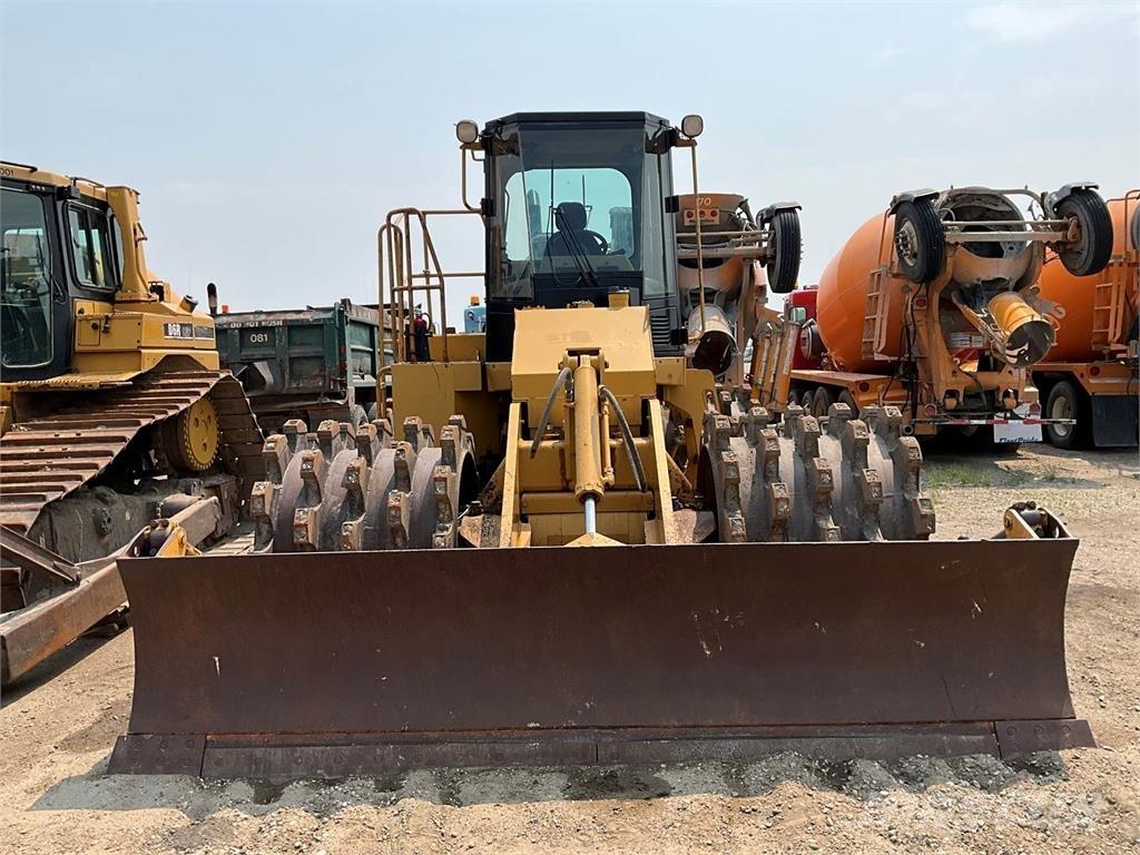 CAT 815F Zemin sıkıştırma makineleri