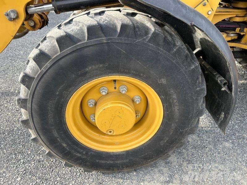 CAT 906M Tekerlekli yükleyiciler