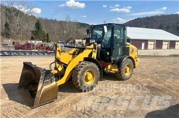CAT 906M Tekerlekli yükleyiciler
