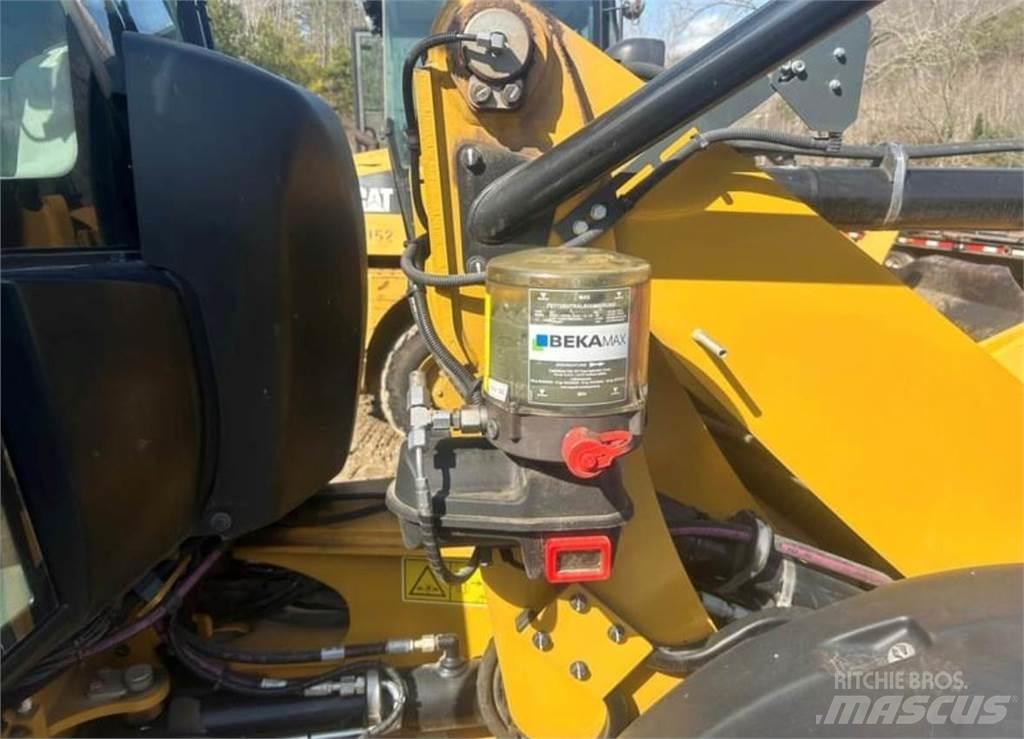 CAT 906M Tekerlekli yükleyiciler