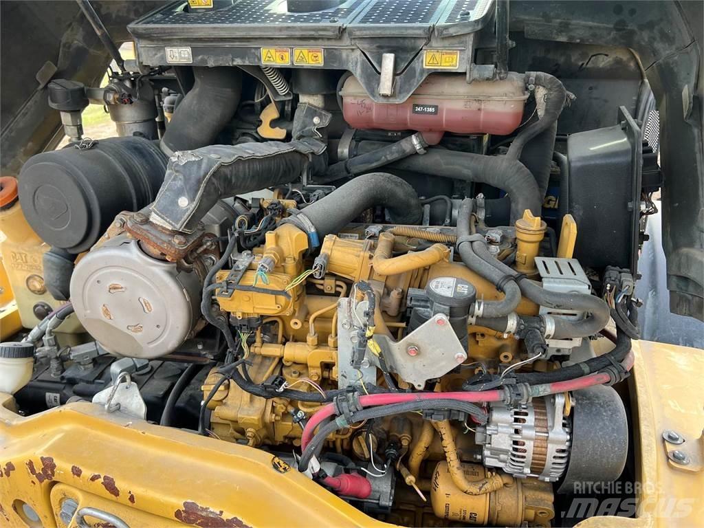CAT 906M Tekerlekli yükleyiciler
