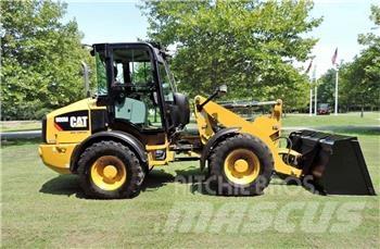 CAT 908M Tekerlekli yükleyiciler