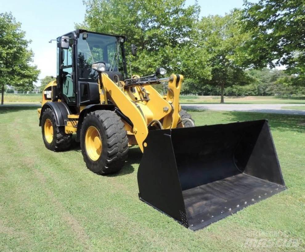 CAT 908M Tekerlekli yükleyiciler