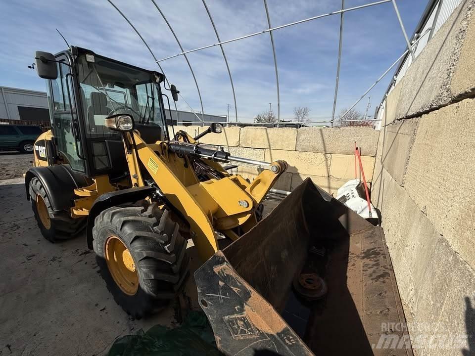 CAT 908M Tekerlekli yükleyiciler