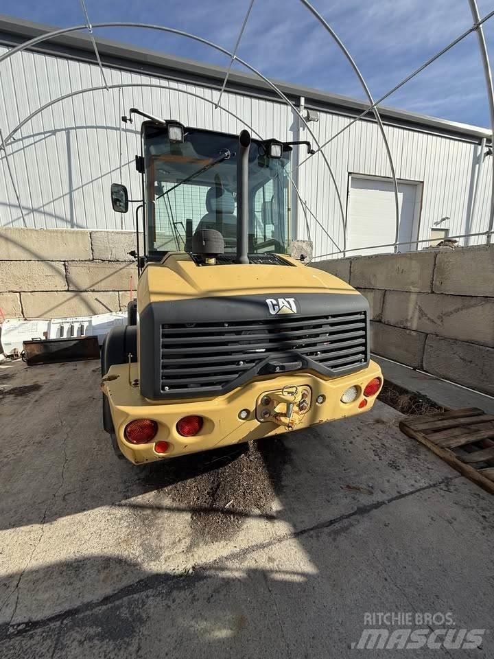 CAT 908M Tekerlekli yükleyiciler