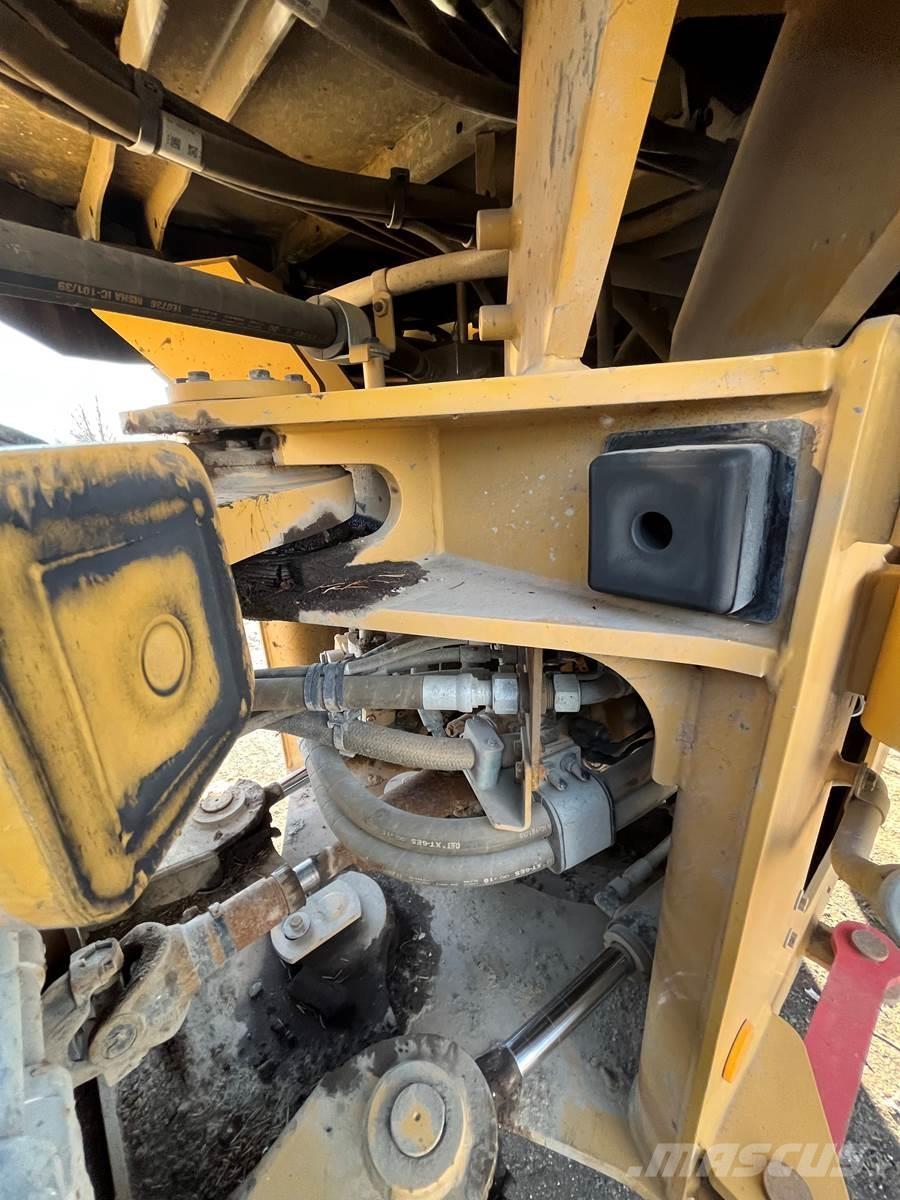 CAT 930M Tekerlekli yükleyiciler