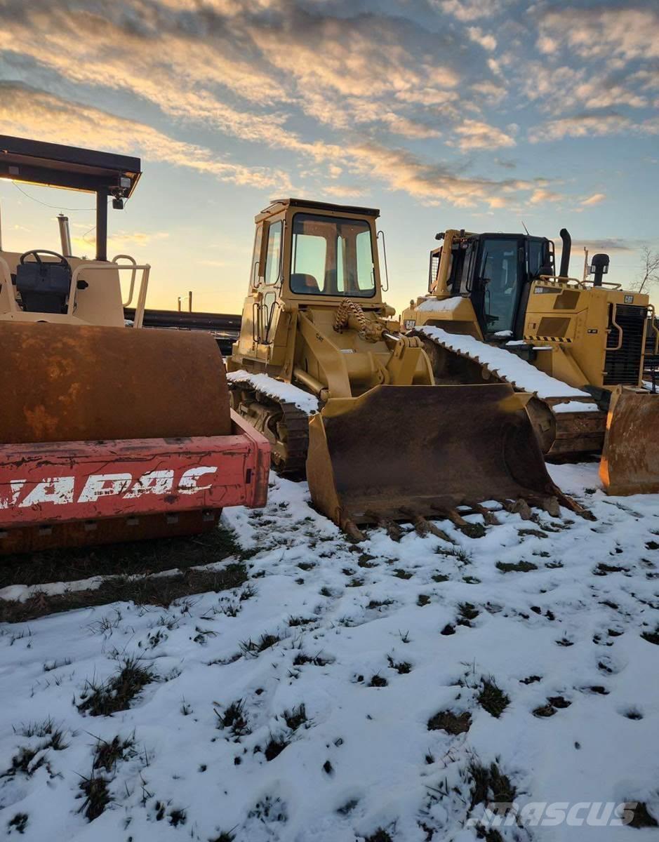 CAT 943 Paletli yükleyiciler