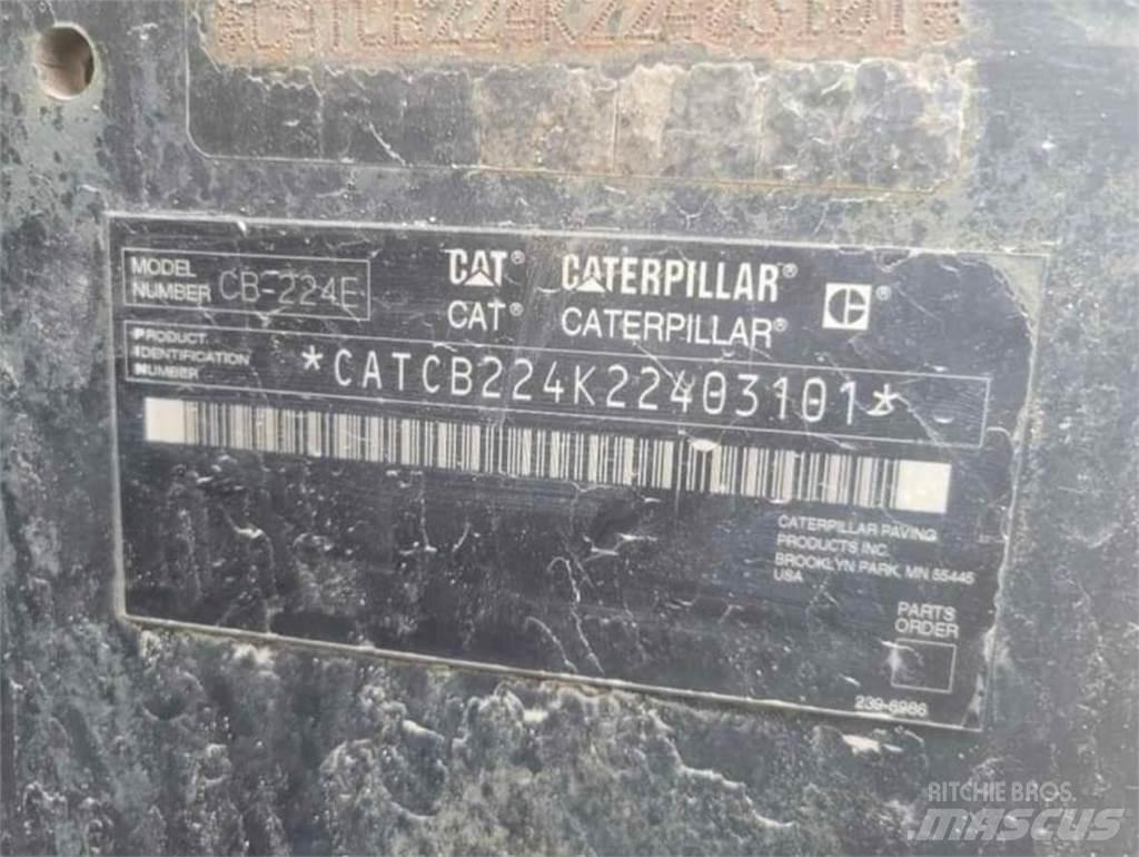 CAT CB24 Tek tamburlu silindirler