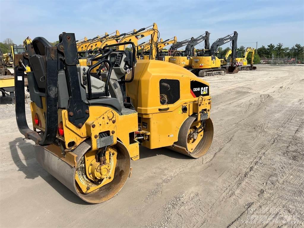 CAT CB24B Tek tamburlu silindirler