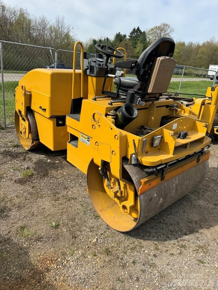 CAT CB34 Asfalt sericiler
