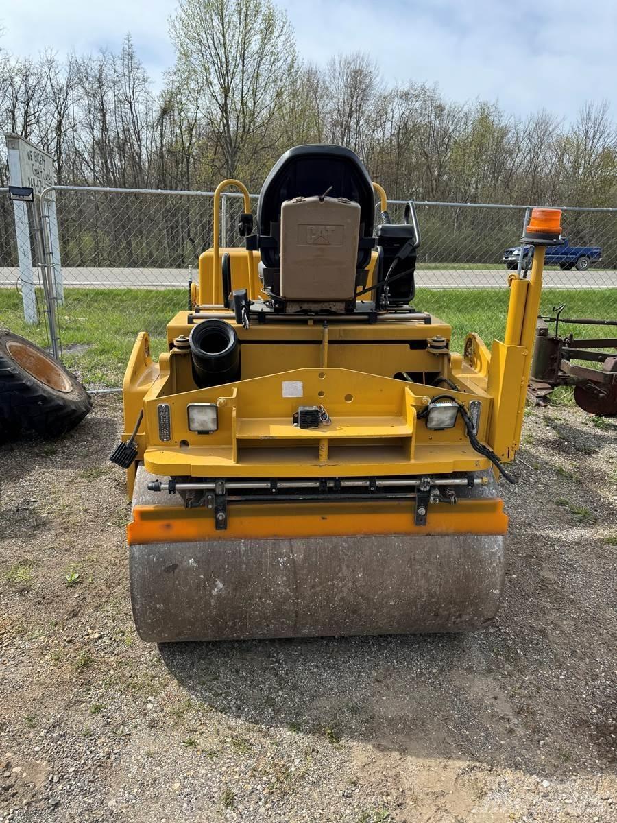 CAT CB34 Asfalt sericiler