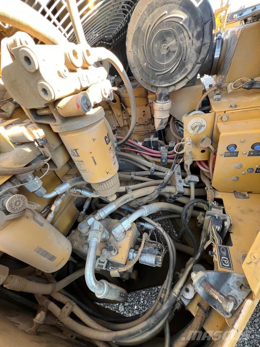 CAT CB54 Tek tamburlu silindirler