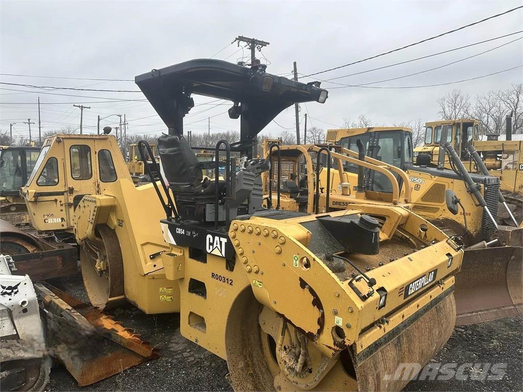 CAT CB54 Tek tamburlu silindirler