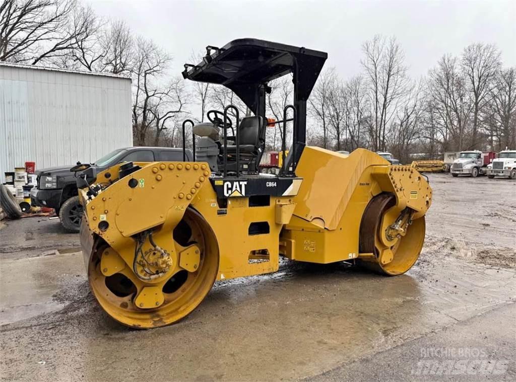 CAT CB64 Tek tamburlu silindirler